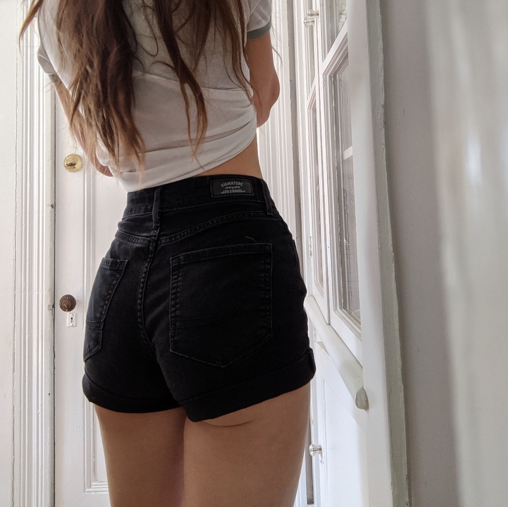 LEVI'S Cuffed High-Rise Shorts